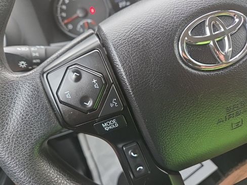 Used 2022 Toyota Tacoma SR image 24