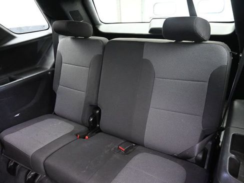 Used 2023 Chevrolet Traverse LT FWD image 29