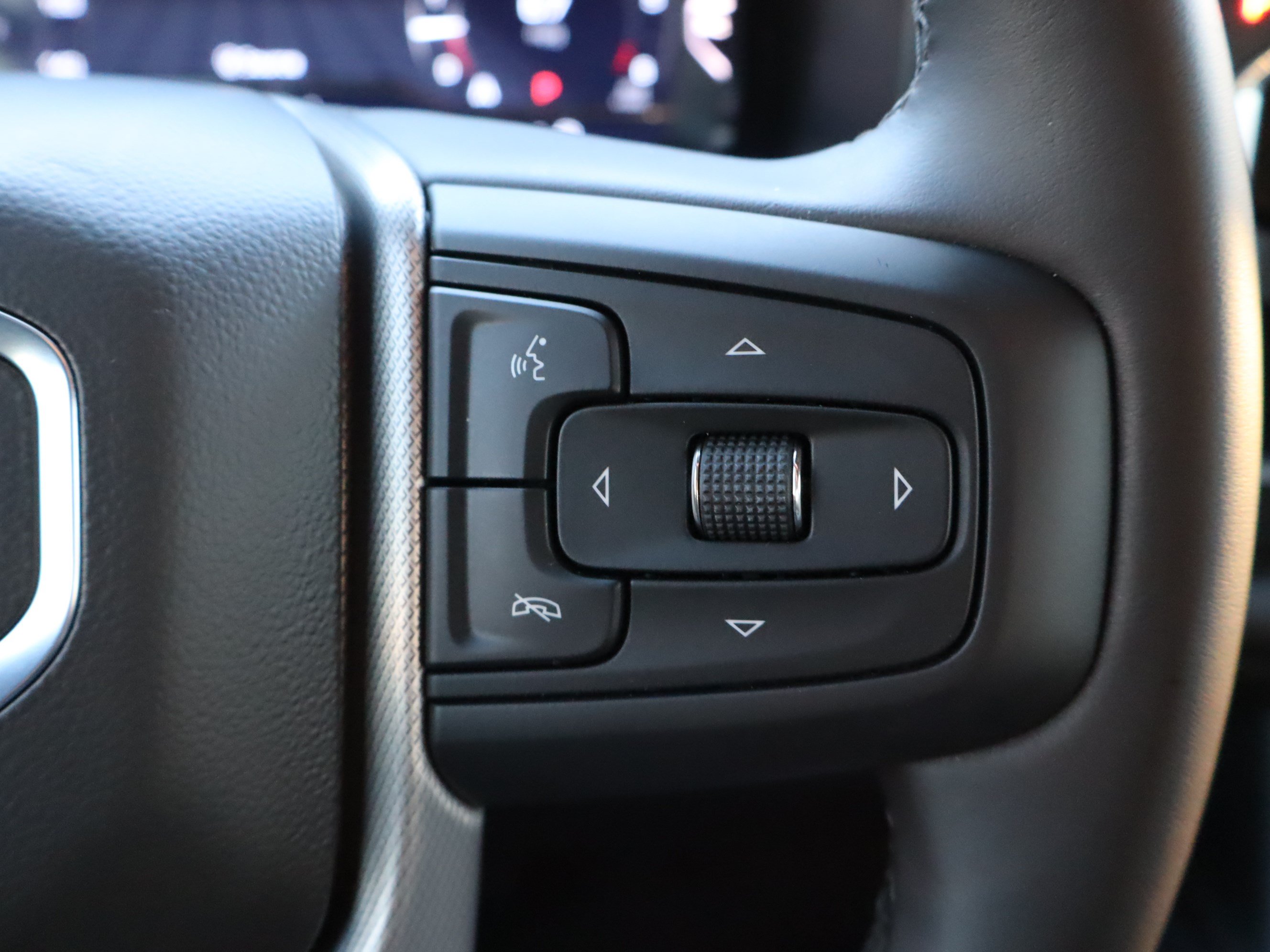 Used 2024 GMC Yukon Denali RWD image 22