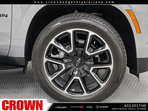 Used 2026 Chevrolet Suburban RST AWD/4WD image 9