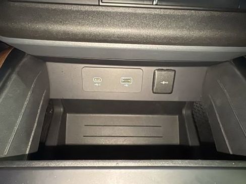 Used 2022 Land Rover Defender 110 X-Dynamic SE image 20