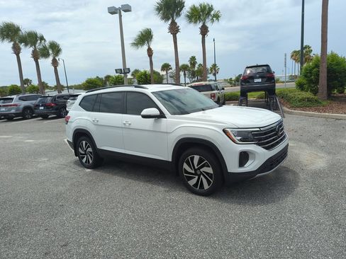 Used 2024 Volkswagen Atlas SE FWD image 1