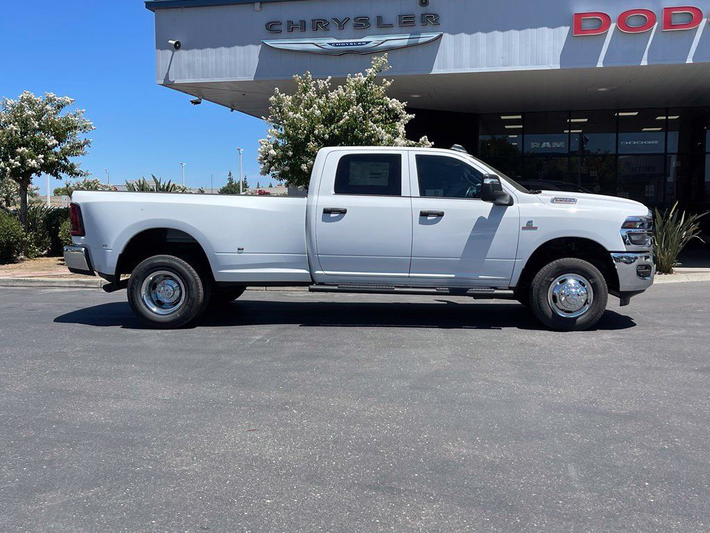 New 2026 RAM 3500 Tradesman AWD/4WD image 3