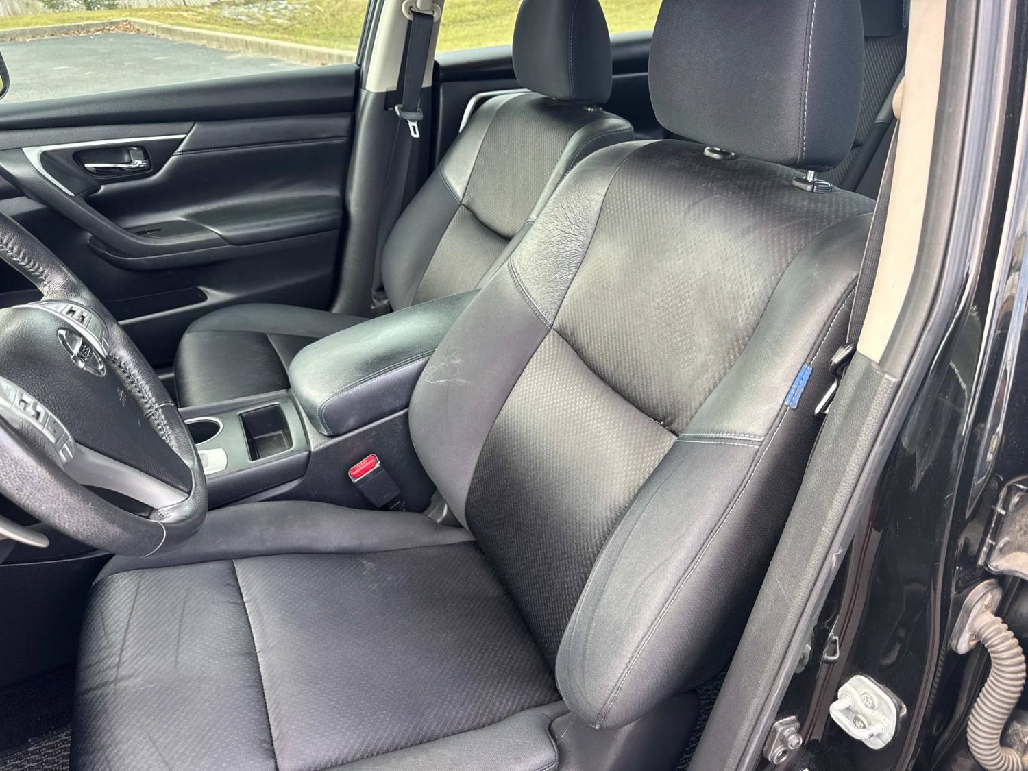 Used 2016 Nissan Altima 2.5 SR w/ Interior Lighting Package FWD image 30