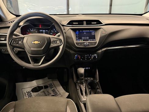 Used 2023 Chevrolet TrailBlazer LT AWD/4WD image 9