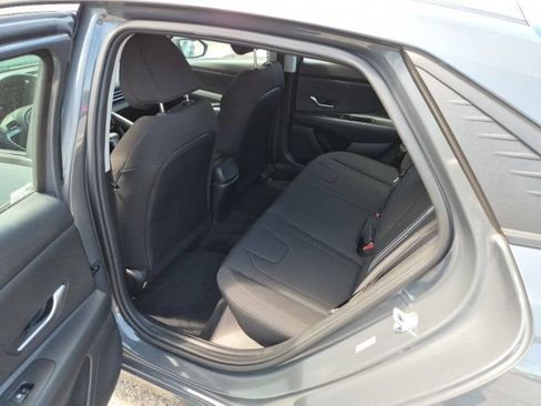 Used 2023 Hyundai Elantra SEL w/ Cargo Package FWD image 12