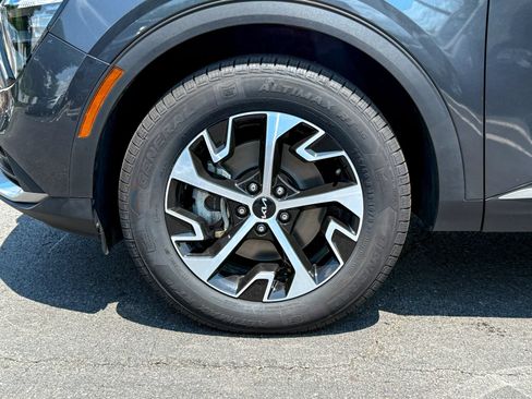 Used 2023 Kia Sportage EX AWD/4WD image 11
