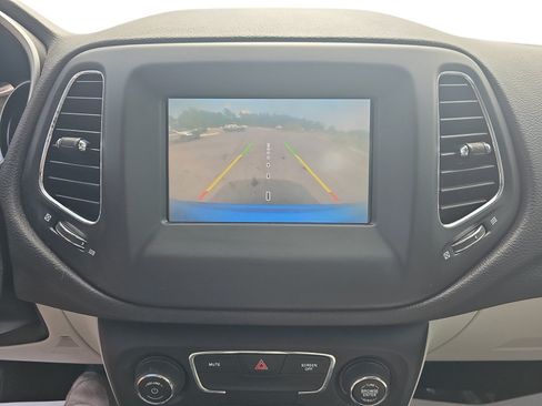 Used 2019 Jeep Compass Latitude w/ Popular Equipment Group FWD image 19