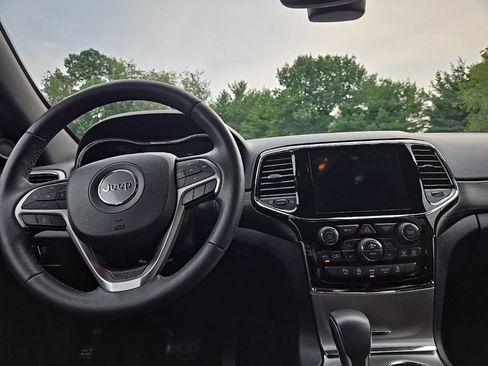 Used 2019 Jeep Grand Cherokee Altitude AWD/4WD image 37