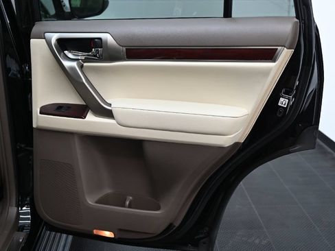 Used 2014 Lexus GX 460 w/ Premium Package AWD/4WD image 39