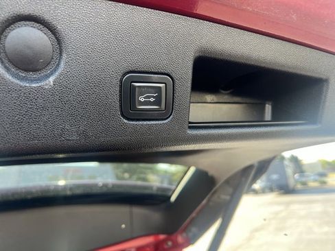 Used 2018 Chevrolet Equinox LT image 15