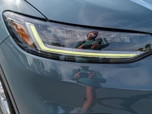 Used 2025 Honda HR-V LX image 4