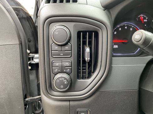 Used 2024 Chevrolet Silverado 2500 Custom w/ Custom Convenience Package image 18