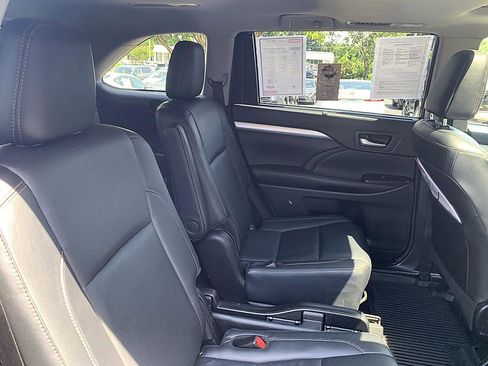 Certified 2018 Toyota Highlander XLE AWD/4WD image 21