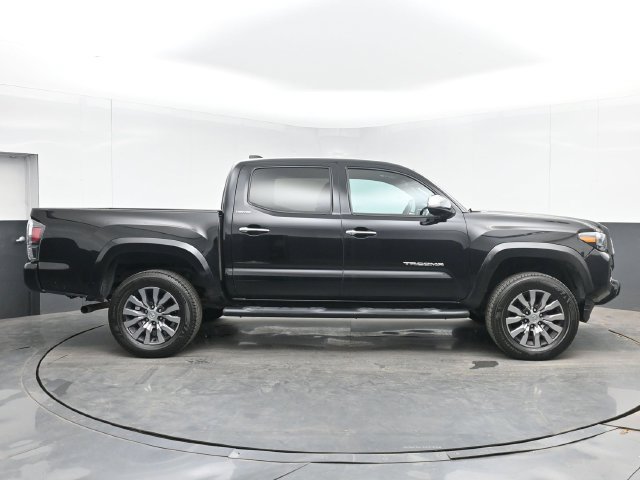 Used 2022 Toyota Tacoma Limited AWD/4WD image 15