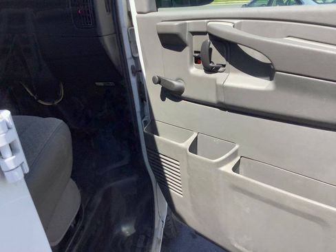 Used 2012 GMC Savana 2500 RWD image 35