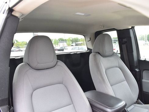 Used 2020 Chevrolet Colorado W/T RWD image 16