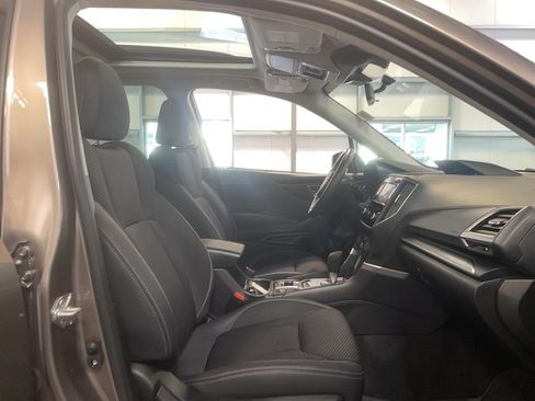 Used 2023 Subaru Forester Premium image 20