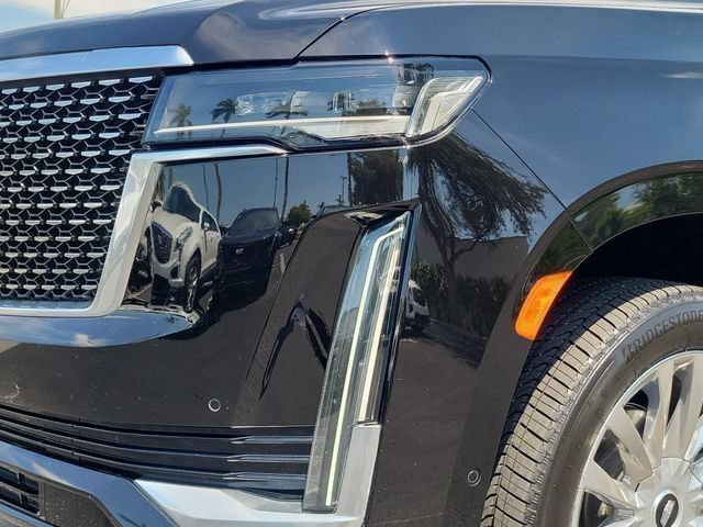 Used 2021 Cadillac Escalade Premium Luxury AWD/4WD image 10
