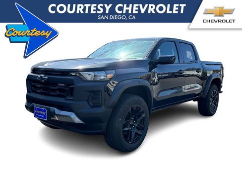 Used 2024 Chevrolet Colorado Trail Boss w/ Technology Package AWD/4WD image 1