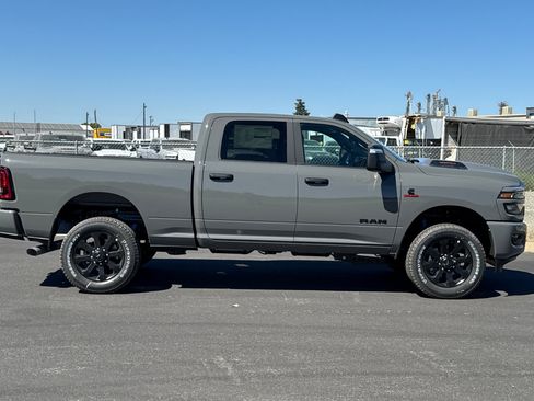 New 2026 RAM 2500 Big Horn AWD/4WD image 2