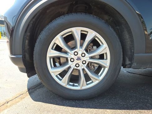 Used 2021 Ford Explorer XLT w/ Equipment Group 202A AWD/4WD image 30