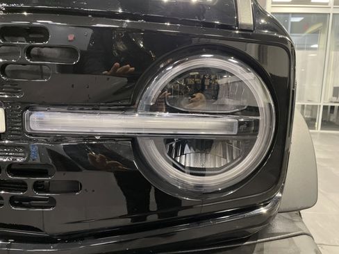 Used 2023 Ford Bronco Wildtrak image 5