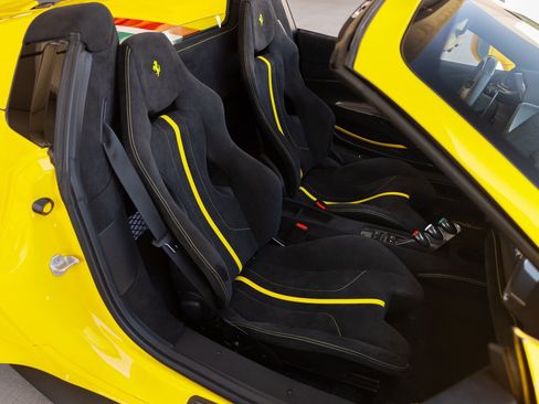 Used 2020 Ferrari 488 Pista Spider RWD image 73