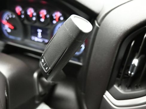 Used 2022 Chevrolet Silverado 1500 Custom AWD/4WD image 19