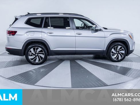 Used 2025 Volkswagen Atlas SE image 11