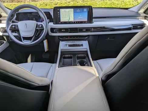 New 2026 Lincoln Aviator AWD w/ Jet Appearance Package image 12
