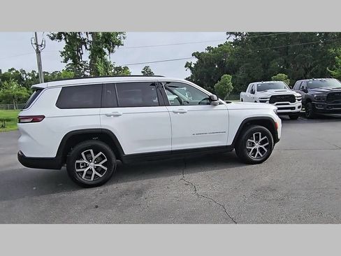 Used 2025 Jeep Grand Cherokee L Limited AWD/4WD image 35