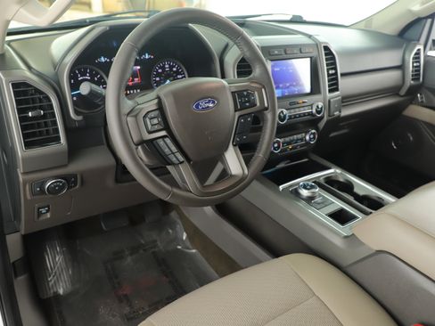 Used 2020 Ford Expedition XLT image 13