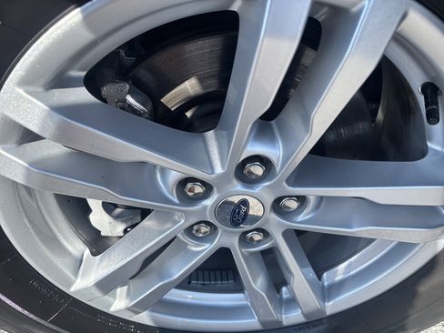 Used 2022 Ford Explorer XLT image 10