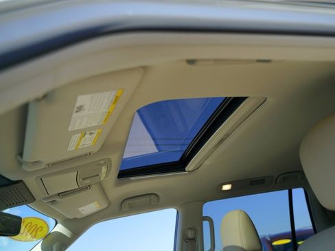 Used 2024 Nissan Armada Platinum w/ Captain's Chairs Package image 26