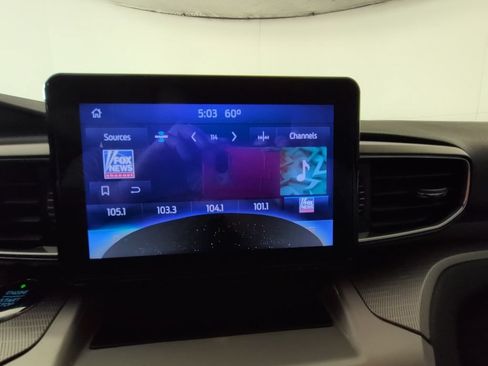 Used 2021 Ford Explorer XLT w/ Equipment Group 202A RWD image 9