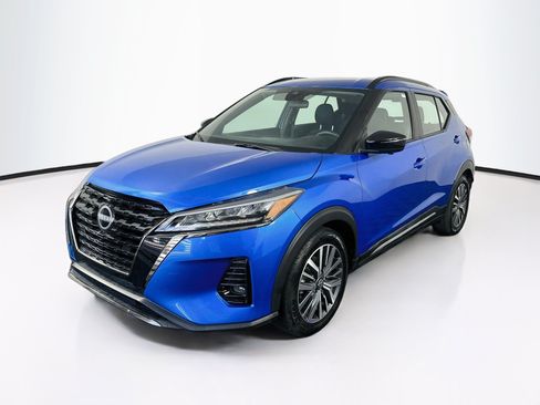 Used 2024 Nissan Kicks SR FWD image 3