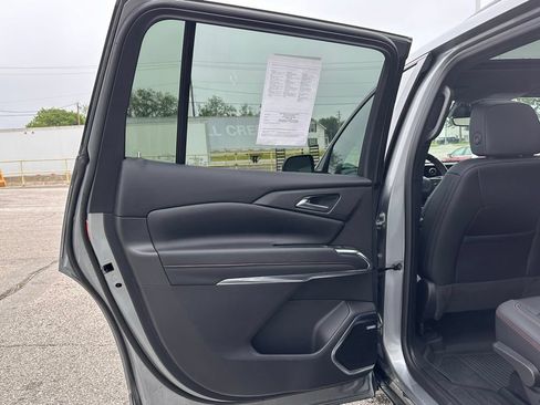 Used 2024 Chevrolet Traverse RS w/ LPO, Floor Liner Package AWD/4WD image 22