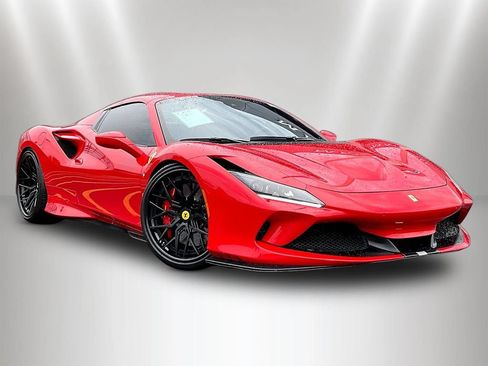 Used 2022 Ferrari F8 Tributo RWD image 3