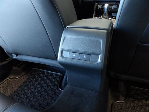 Used 2019 Volkswagen Jetta SE w/ Cold Weather Package FWD image 19