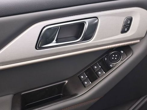 New 2025 Ford Explorer Active image 13