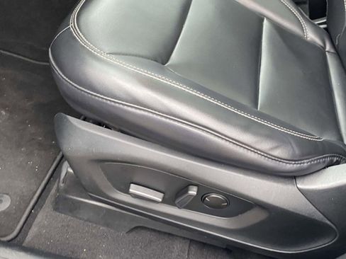 Used 2021 Ford Explorer XLT w/ Equipment Group 202A image 17