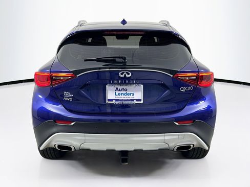 Used 2018 INFINITI QX30 Premium w/ Navigation Package AWD/4WD image 6