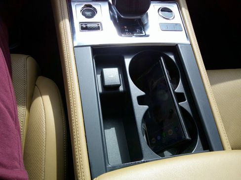 Used 2023 Jaguar F-PACE S image 35