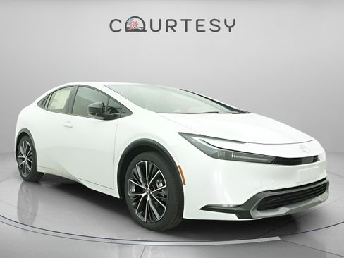 Certified 2026 Toyota Prius XLE FWD image 20