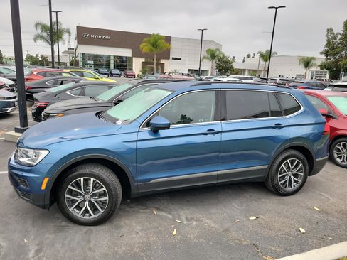 Used 2020 Volkswagen Tiguan SE FWD image 3