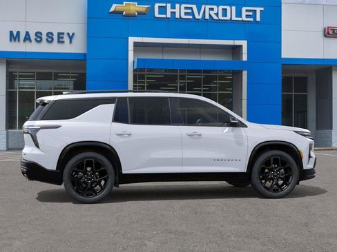 New 2026 Chevrolet Traverse RS w/ LPO, Floor Liner Package FWD image 5