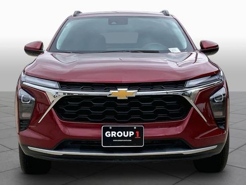 Used 2025 Chevrolet Trax LT image 4