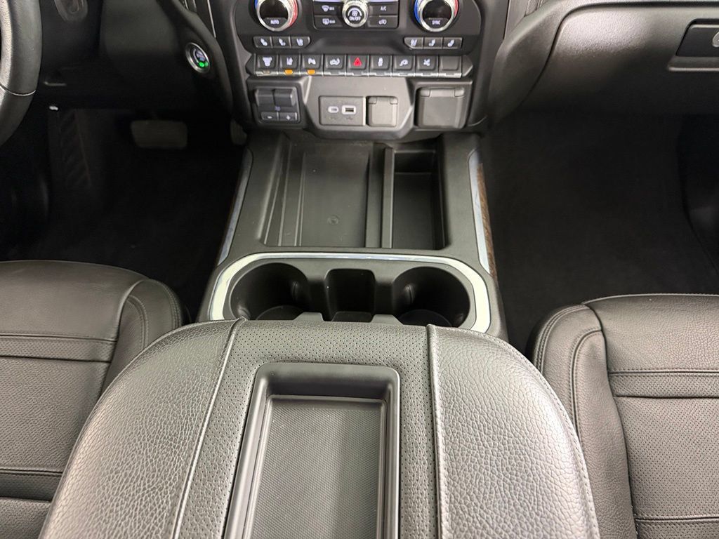 Used 2022 GMC Sierra 3500 Denali w/ Denali Ultimate Package AWD/4WD image 21