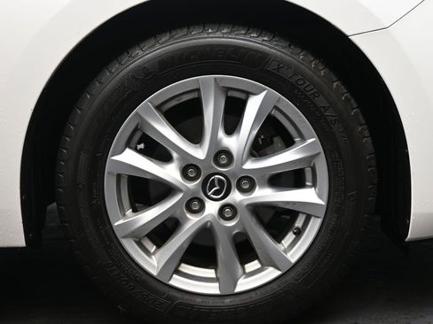 Used 2015 MAZDA MAZDA3 i Grand Touring image 10